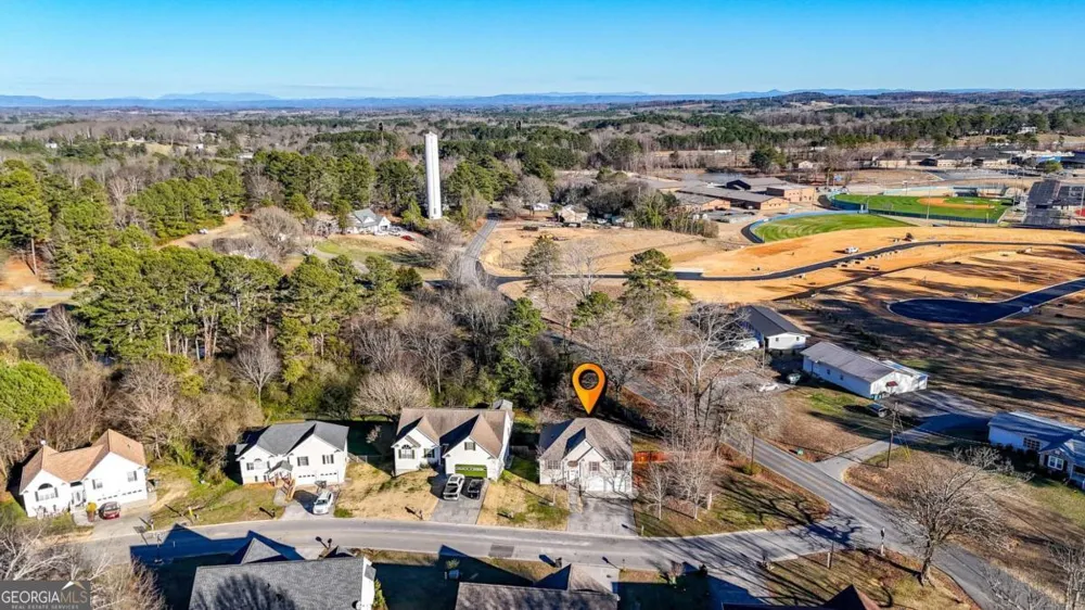 101 Twin Oaks DR Calhoun, GA 30701