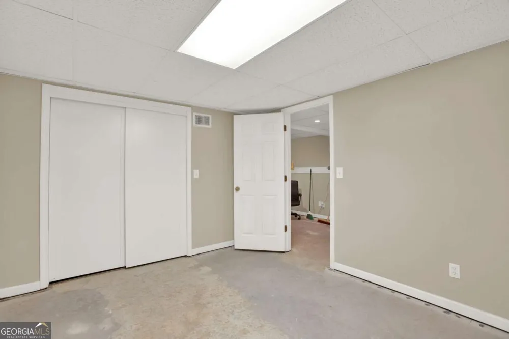 101 Twin Oaks DR Calhoun, GA 30701