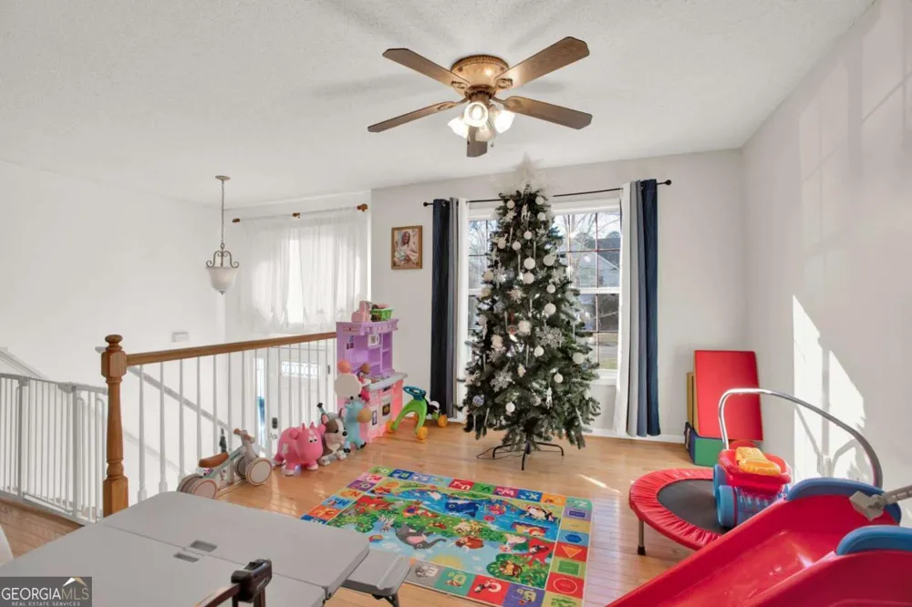 101 Twin Oaks DR Calhoun, GA 30701