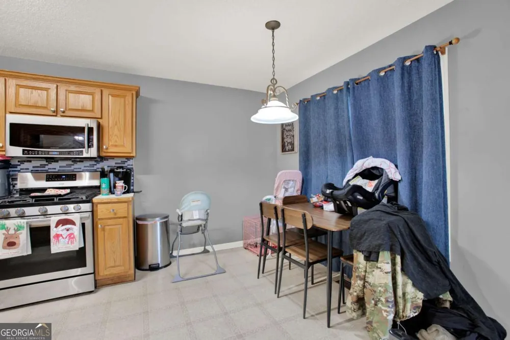 101 Twin Oaks DR Calhoun, GA 30701