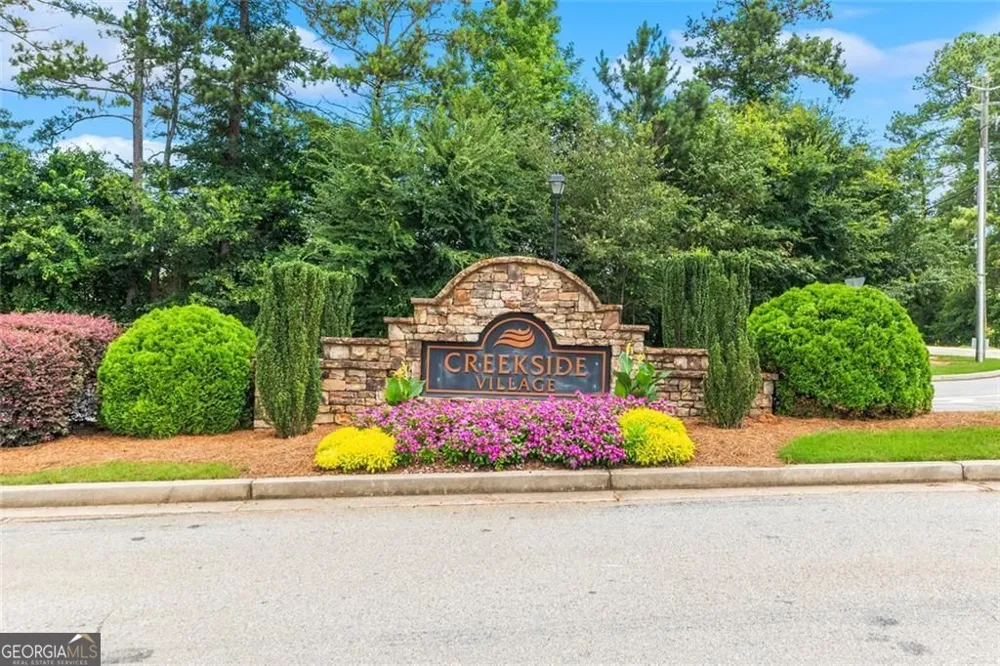 1061 Blind Brook CIR Hoschton, GA 30548