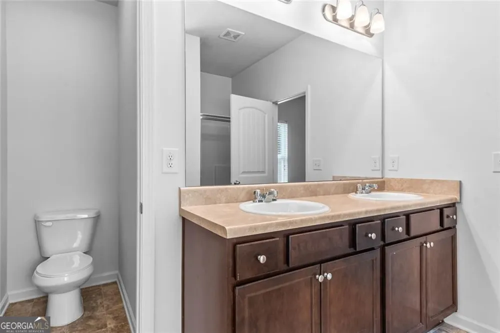 1061 Blind Brook CIR Hoschton, GA 30548
