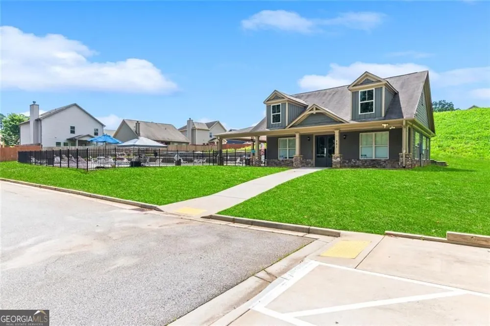 1061 Blind Brook CIR Hoschton, GA 30548