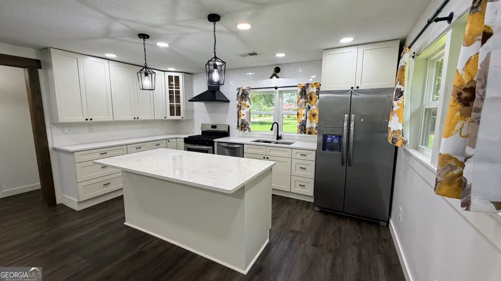 4160 McLain Street North Hokes Bluff, AL 35903
