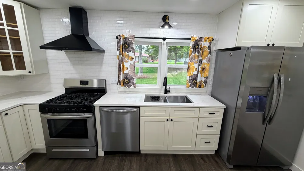 4160 McLain Street North Hokes Bluff, AL 35903