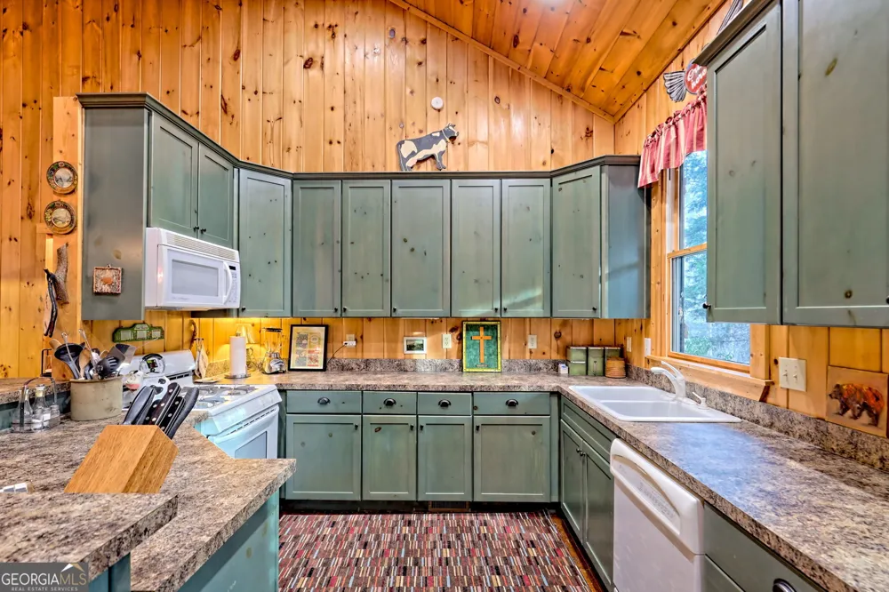 341 Brookwood LN Clarkesville, GA 30523