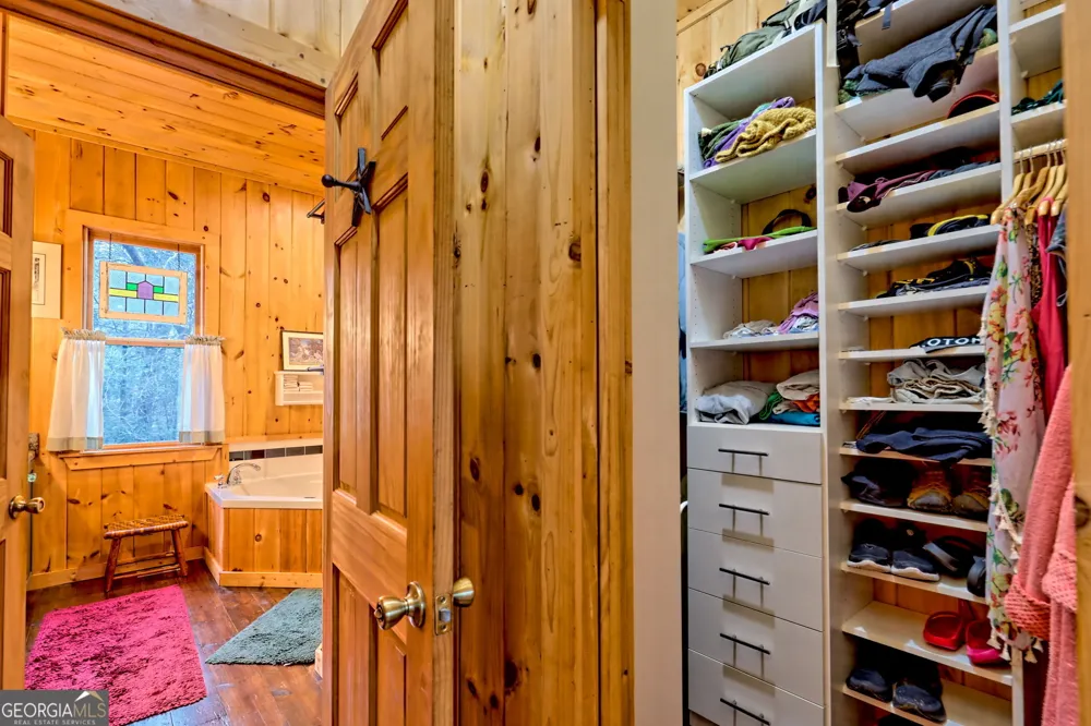 341 Brookwood LN Clarkesville, GA 30523