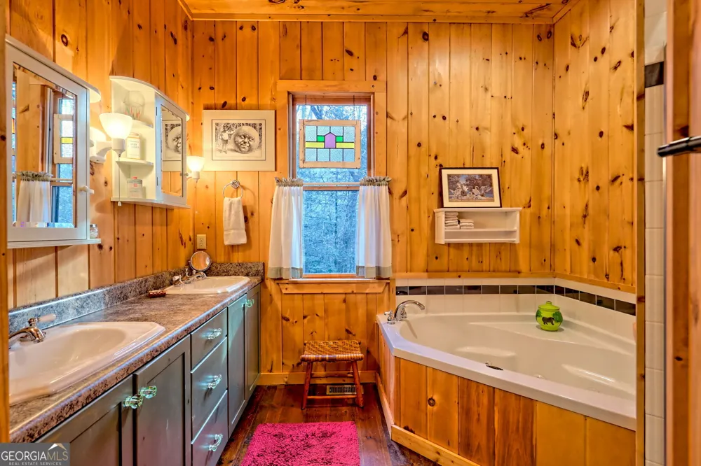 341 Brookwood LN Clarkesville, GA 30523