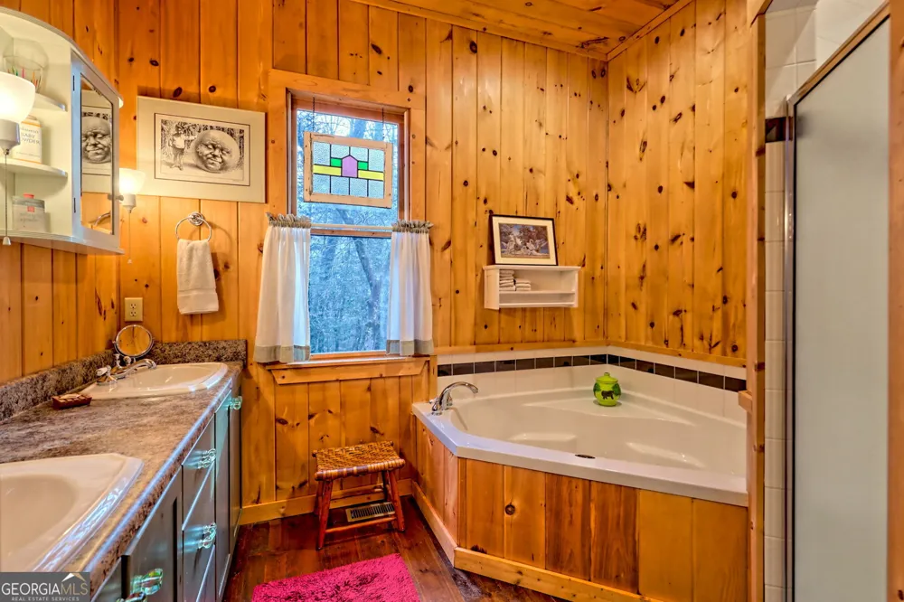 341 Brookwood LN Clarkesville, GA 30523