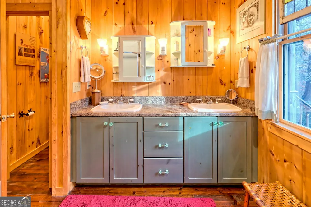 341 Brookwood LN Clarkesville, GA 30523