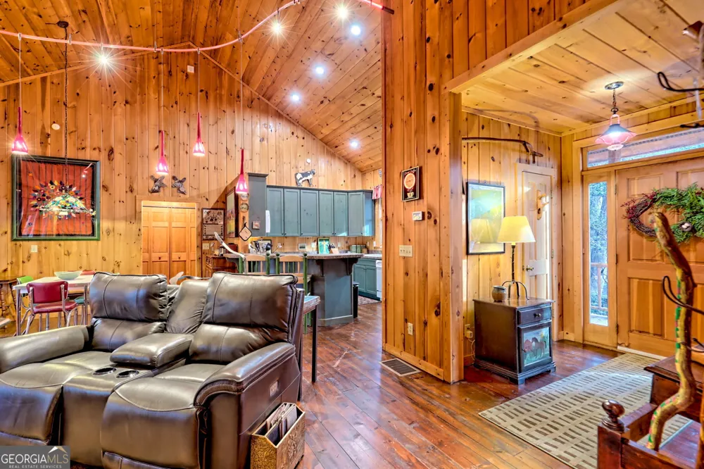 341 Brookwood LN Clarkesville, GA 30523