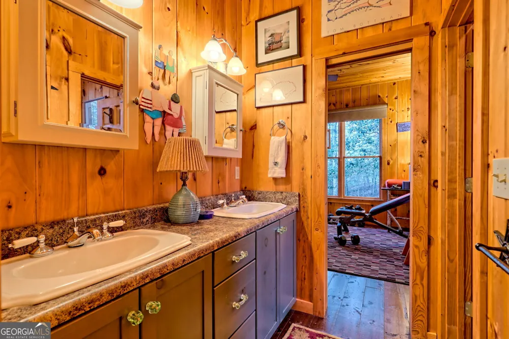341 Brookwood LN Clarkesville, GA 30523