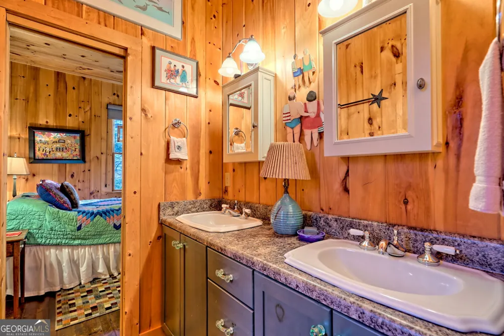 341 Brookwood LN Clarkesville, GA 30523