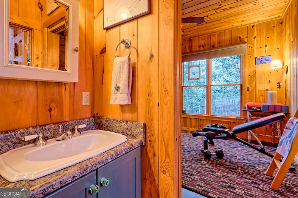 341 Brookwood LN Clarkesville, GA 30523