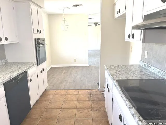 425 Driftwind Windcrest, TX 78239