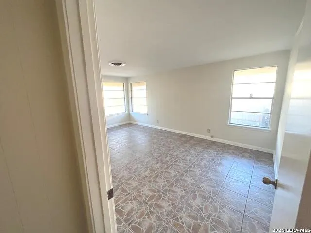 425 Driftwind Windcrest, TX 78239
