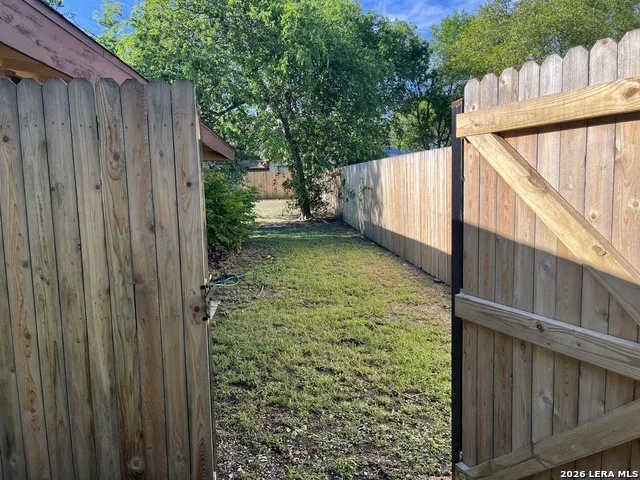 425 Driftwind Windcrest, TX 78239