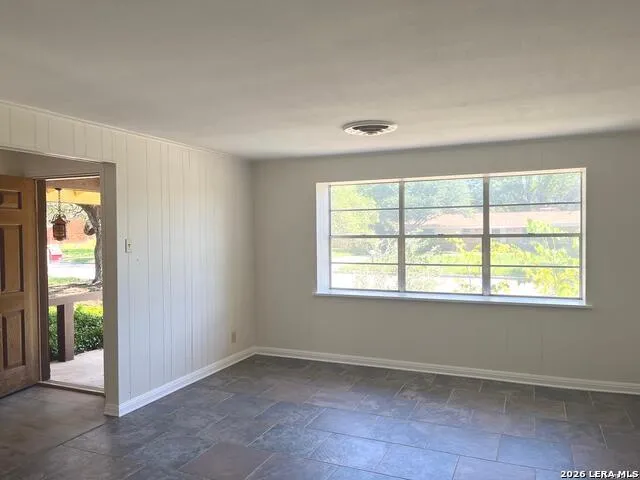 425 Driftwind Windcrest, TX 78239