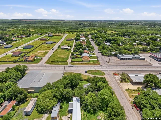 312 E BRAZOS ST Uvalde, TX 78801