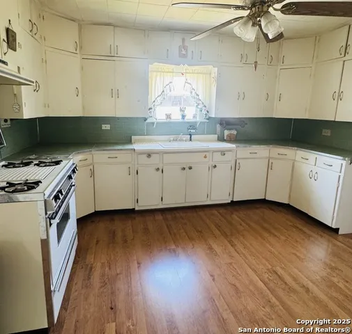 000 Fannin St Uvalde, TX 78801