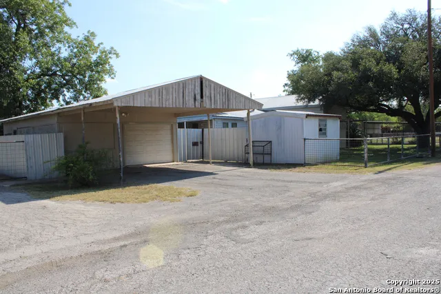 000 Fannin St Uvalde, TX 78801