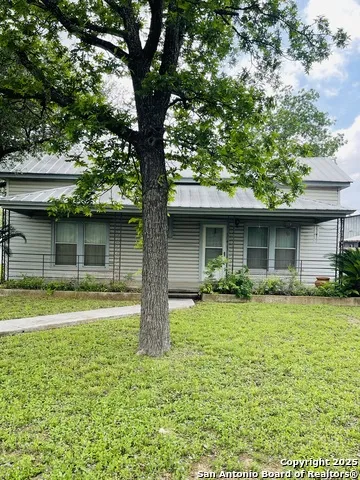 000 Fannin St Uvalde, TX 78801