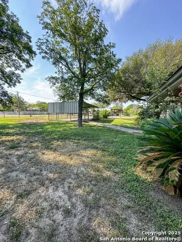 000 Fannin St Uvalde, TX 78801