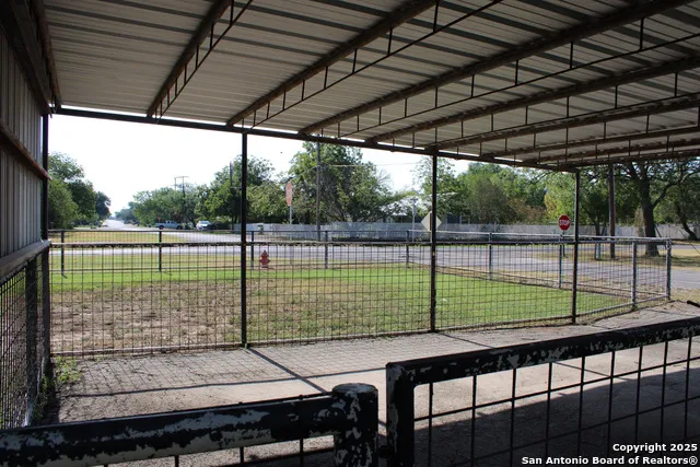 000 Fannin St Uvalde, TX 78801