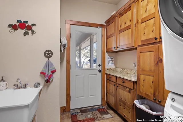 488 Phillip Pipe Creek, TX 78063