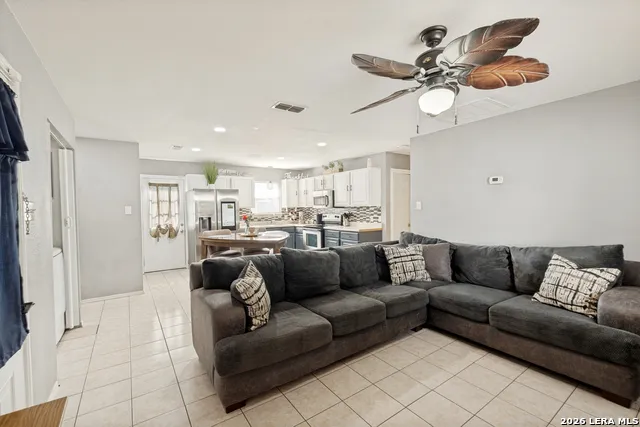 223 Whitman Ave San Antonio, TX 78211