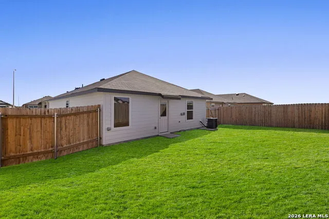 336 Cottonmouth Seguin, TX 78155