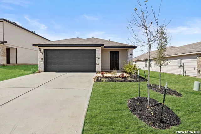 316 Cottonmouth Seguin, TX 78155