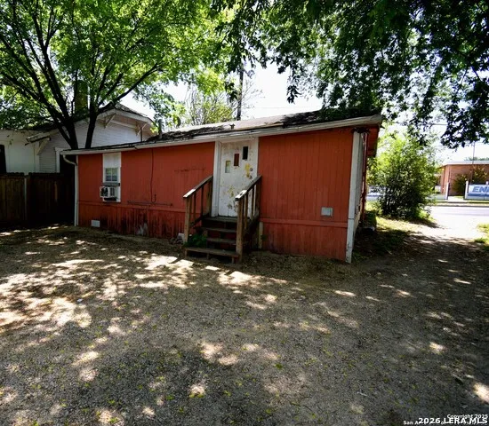 2015 Martin Luther King San Antonio, TX 78203