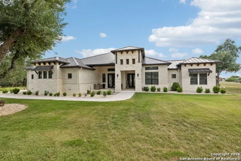406 Arthur Ct