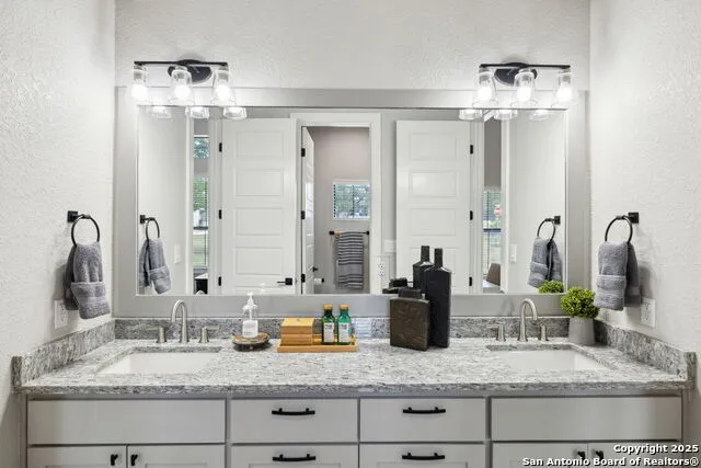 406 Arthur Ct Spring Branch, TX 78070