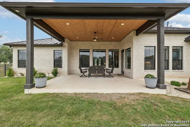 406 Arthur Ct Spring Branch, TX 78070