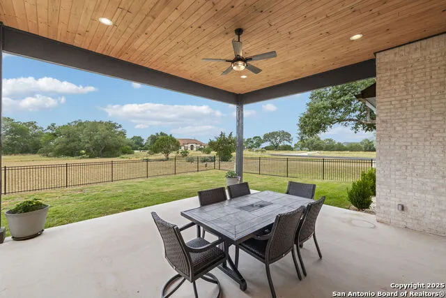 406 Arthur Ct Spring Branch, TX 78070