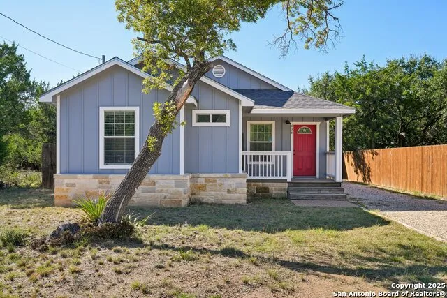 636 Skyline Dr Bandera, TX 78003