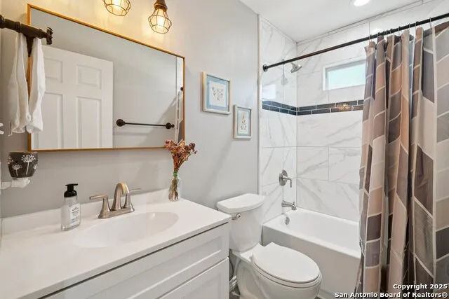 636 Skyline Dr Bandera, TX 78003