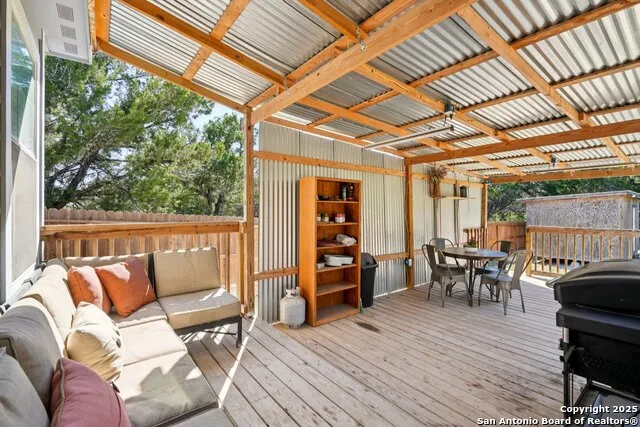 636 Skyline Dr Bandera, TX 78003