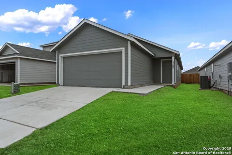 7107 Brownleaf Dr