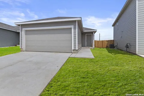 13039 Lake Fryer