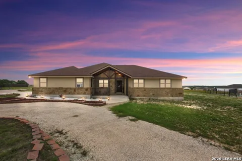 317 HONEYSUCKLE LN