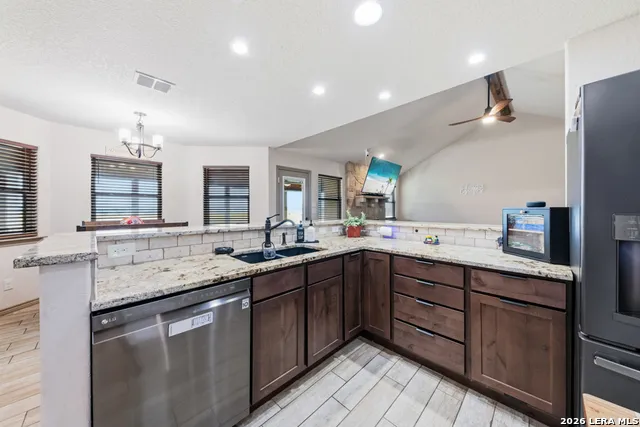 317 HONEYSUCKLE LN La Vernia, TX 78121