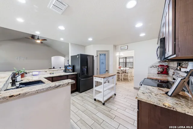 317 HONEYSUCKLE LN La Vernia, TX 78121