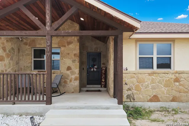 317 HONEYSUCKLE LN La Vernia, TX 78121