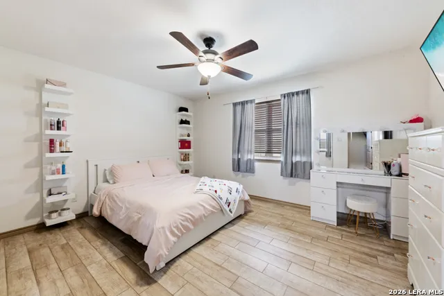 317 HONEYSUCKLE LN La Vernia, TX 78121