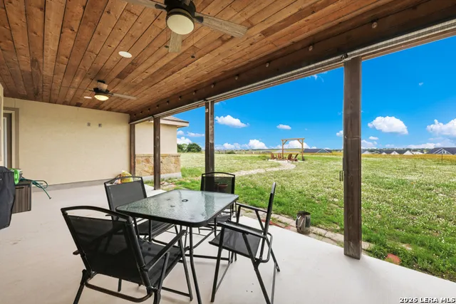 317 HONEYSUCKLE LN La Vernia, TX 78121