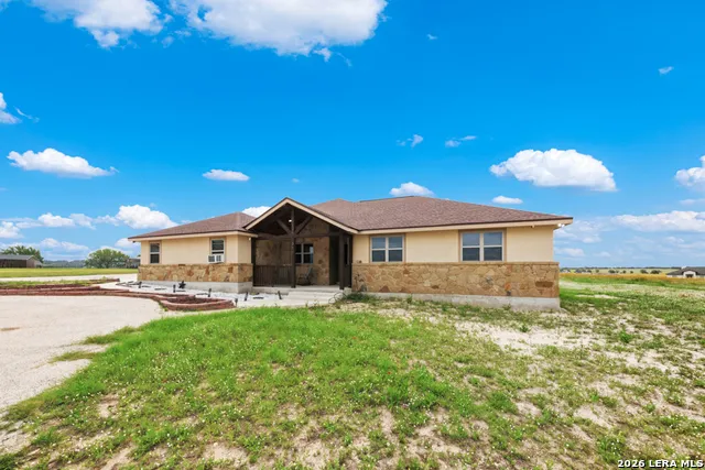 317 HONEYSUCKLE LN La Vernia, TX 78121