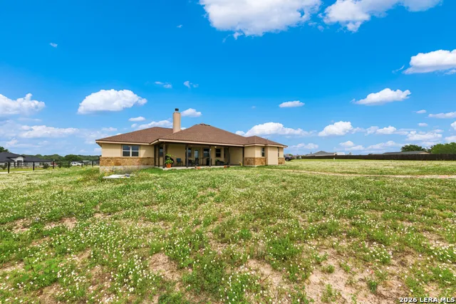 317 HONEYSUCKLE LN La Vernia, TX 78121